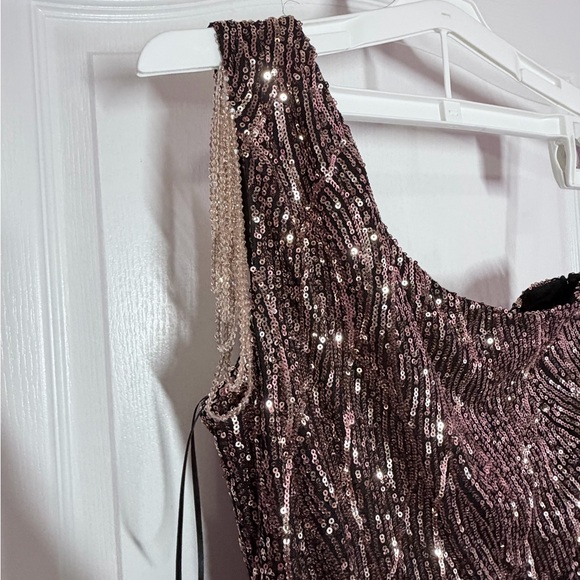 😍Fashion Nova One Shoulder Sequin Dress - Black and Silver - Picture 5 of 7